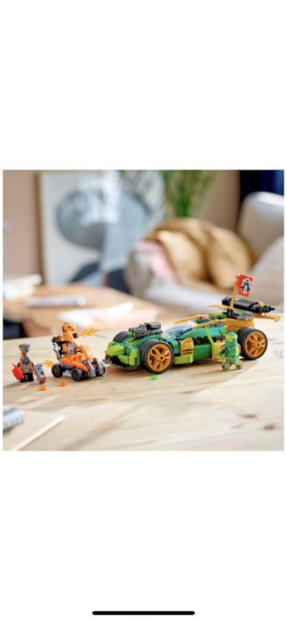 Lego Ninjago 71763 Masina de curse EVO a lui Lloyd
