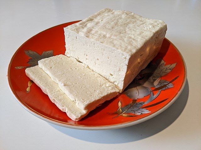ПРОДАВАМ Прясно Козе Мляко и Сирене!