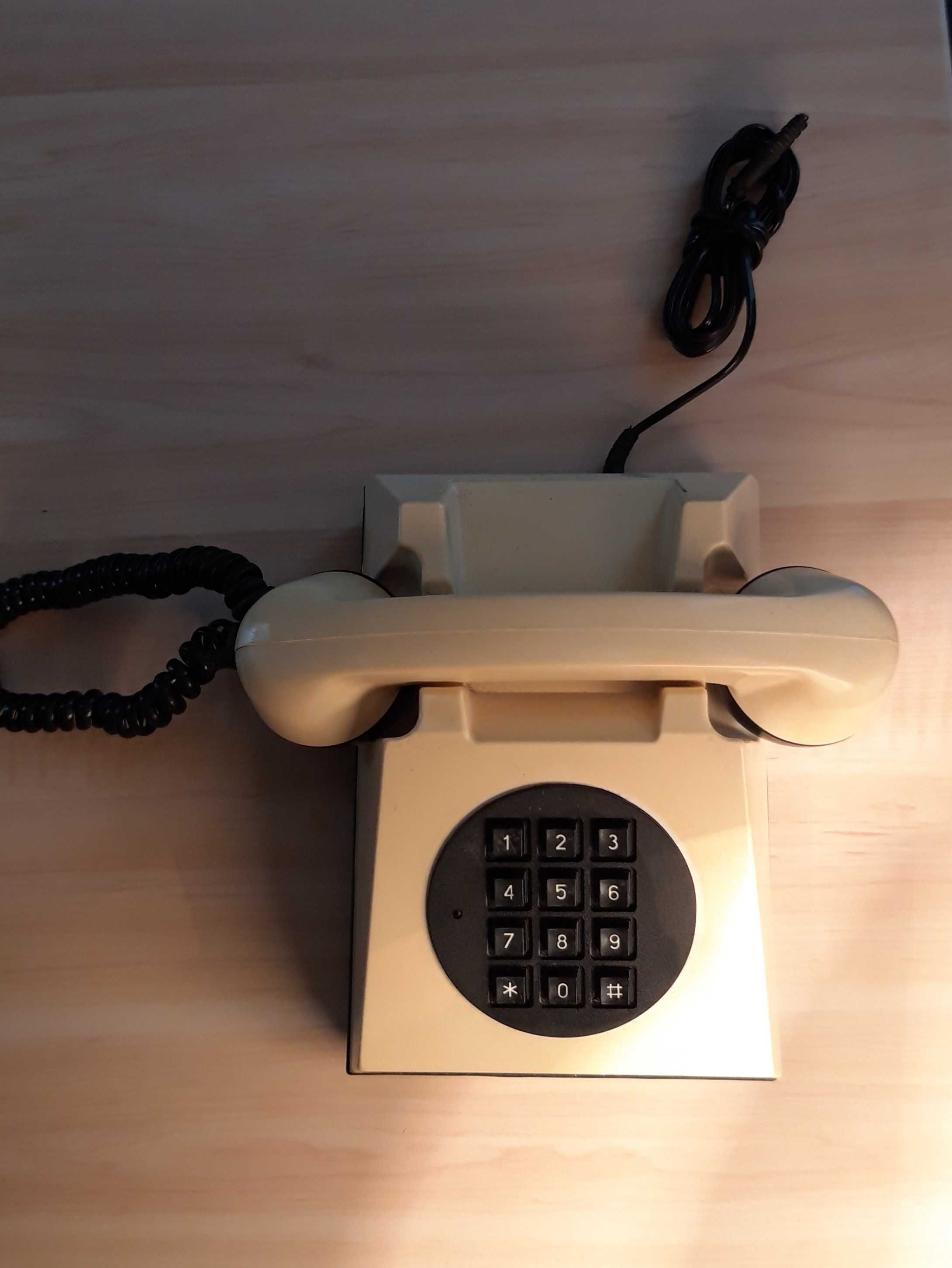 TELEFON nostalgic fix cu taste