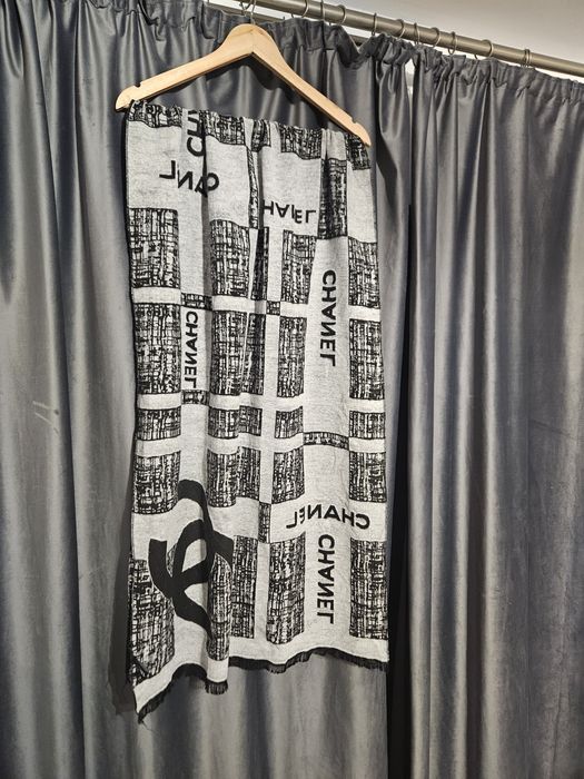 Eșarfă/fular Chanel stare excelentă.