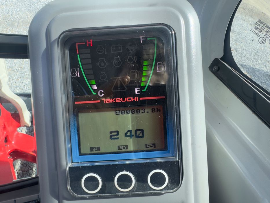 Mini Excavator Takeuchi TB216 cu 3 cupe, an 2019