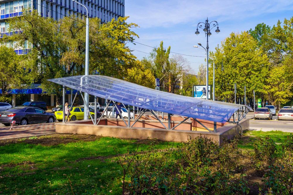 Поликарбонат,монолитный поликарбонат ,светопрозрачная кровля