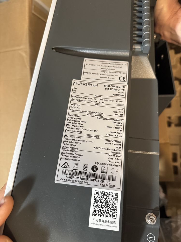Продавам Хибриден Инвертор SunGrow 10kW