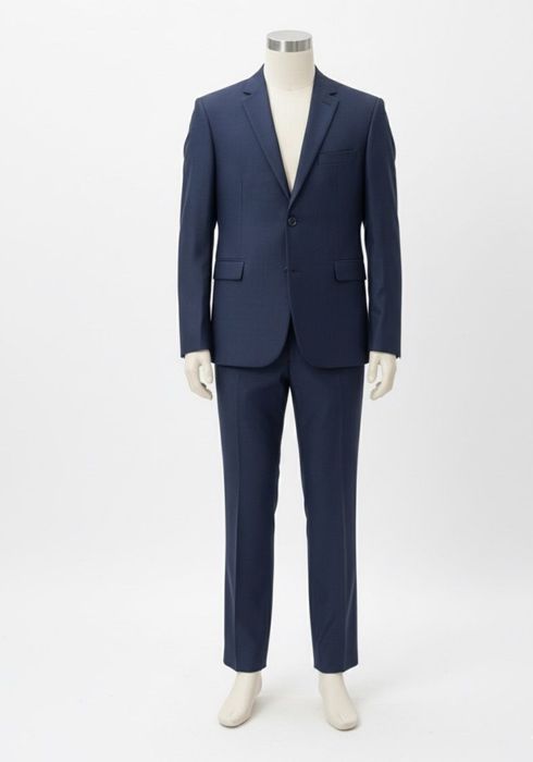 Мужской тёмно-серый костюм и новая женская двойка