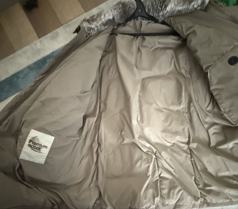 Продам зимнюю куртку Premium Goose