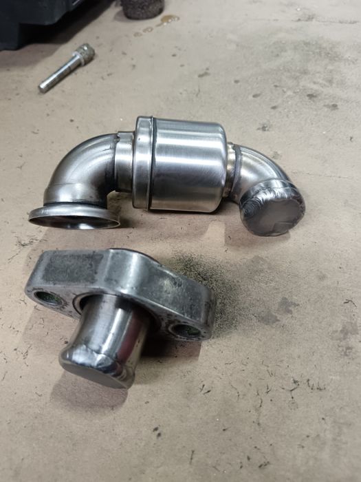 Reparăm structuri de remorci și semiremorci!

Oferim servicii prof