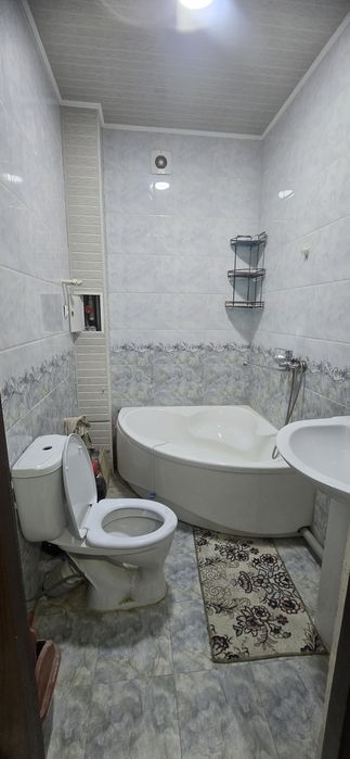 Сдаётся 1 ком квартира на 5 этаже Семье,дом без лифта,ор:6 мкр,омад