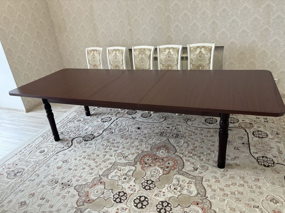 Стол для гостиной