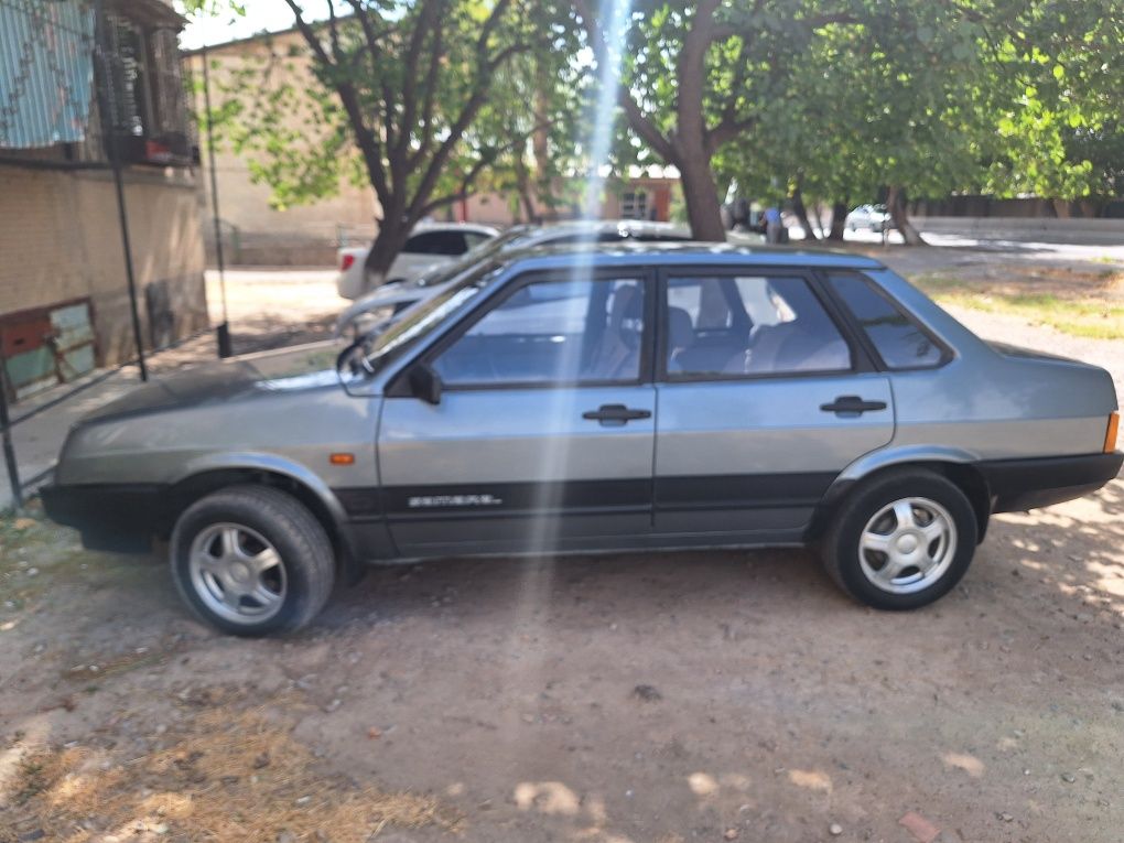Lada 99 год 2001