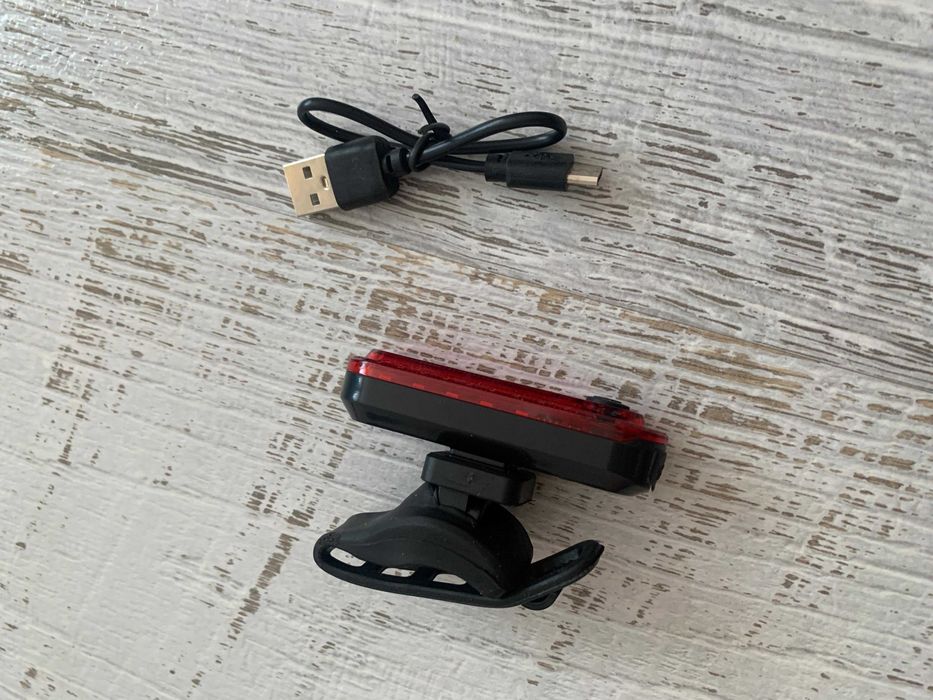 Задна LED стоп лампа за колело–лесен монтаж, ултра ярка, USB зареждане