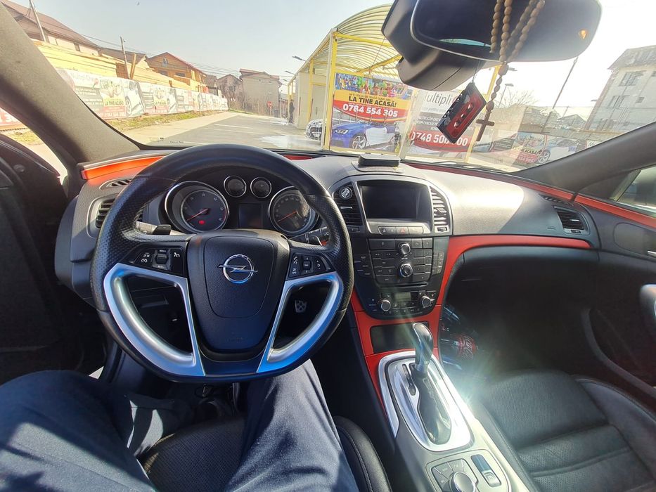 Vând Opel Insignia 2012 2.0 diesel Biturbo Automat Full Options