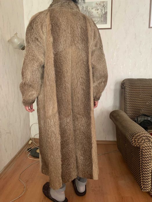 Продавам дълго дамско палто от нутрии