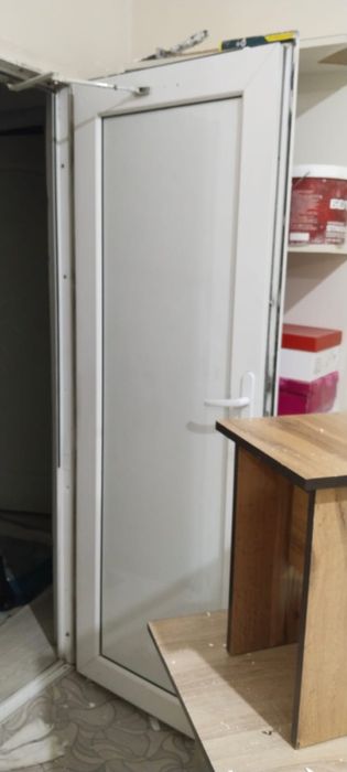 Продам дверь в хорошем состоянии