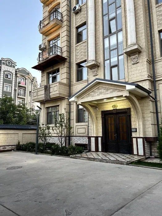 Срочно продается квартира 5/1/7 в Шайхонтуре у битонки 130м² 142000$