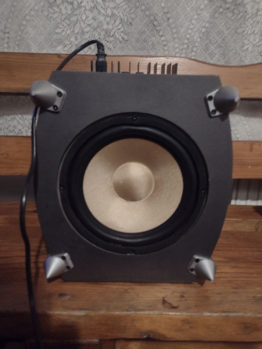 Reciver cu subufer și 4 boxe de la akay