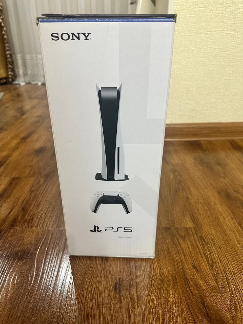 Playstation 5 + джойстик в идеальном состоянии