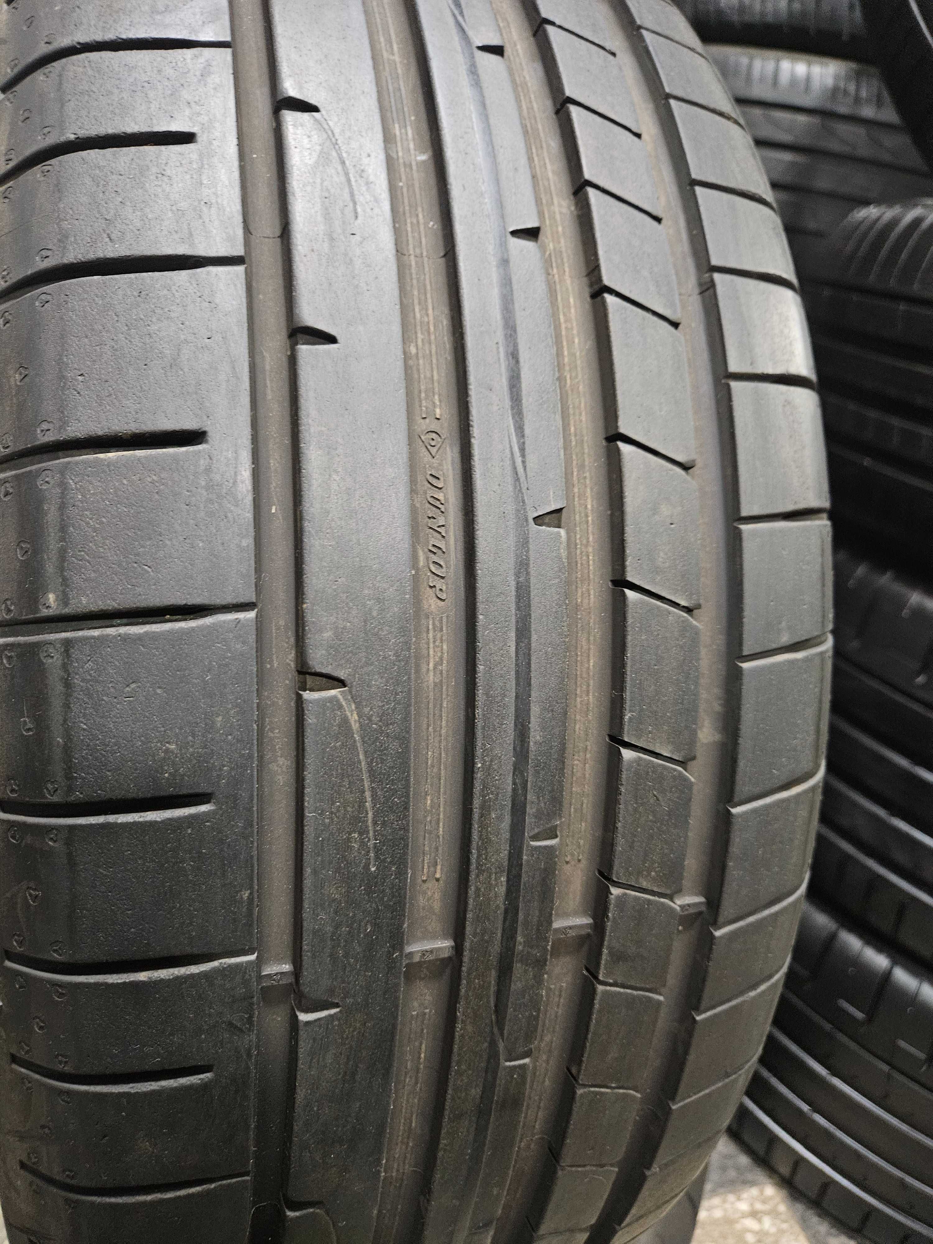 2бр 235/45/20  DUNLOP 7мм грайфер дот:22г безплатен монтаж