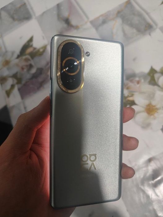 HUAWEI nova 10 Pro продам или обмен