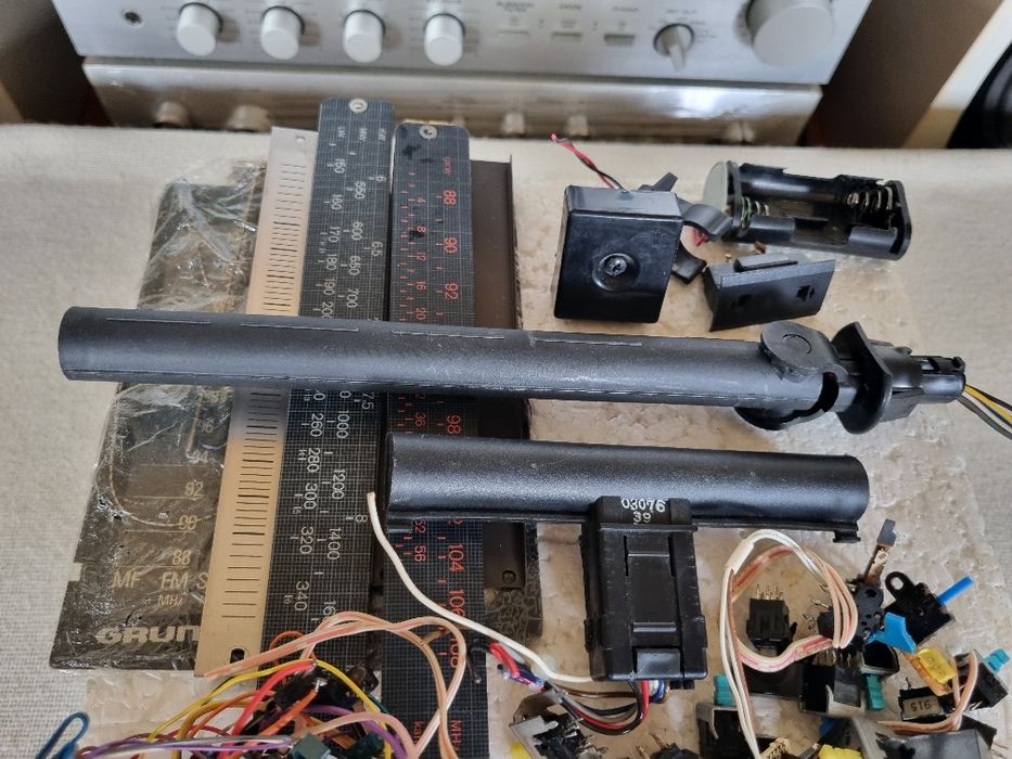 Pachet dif Antene rare, contactori mici, etc. Impecabile.