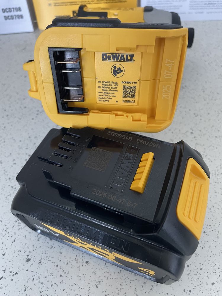 DeWALT Impact  DCF 809 XR. Combo Cu Baterie de 4Ah, Original Nou.