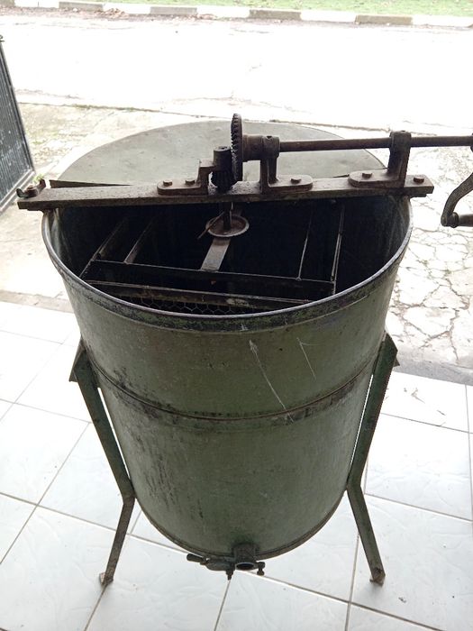 Ръчна центрофуга  за мед