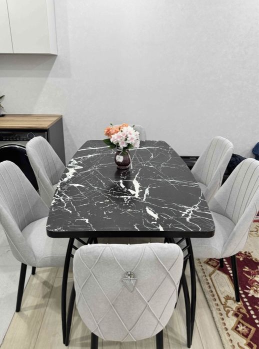 Продам кухонный стол