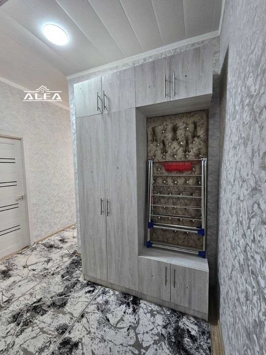 Buxoroda kvartira sotiladi 2 xonali 60m² 3-qavat.