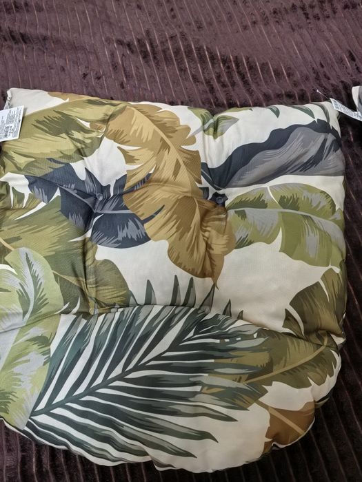 Нови възглавнички за стол