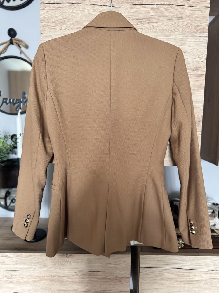 Вталено Сако ZARA XS