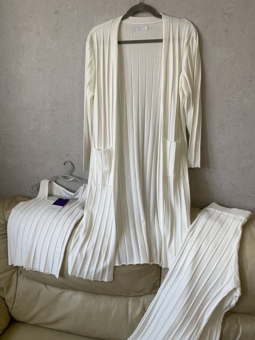 Дамски комплект потник панталон жилетка