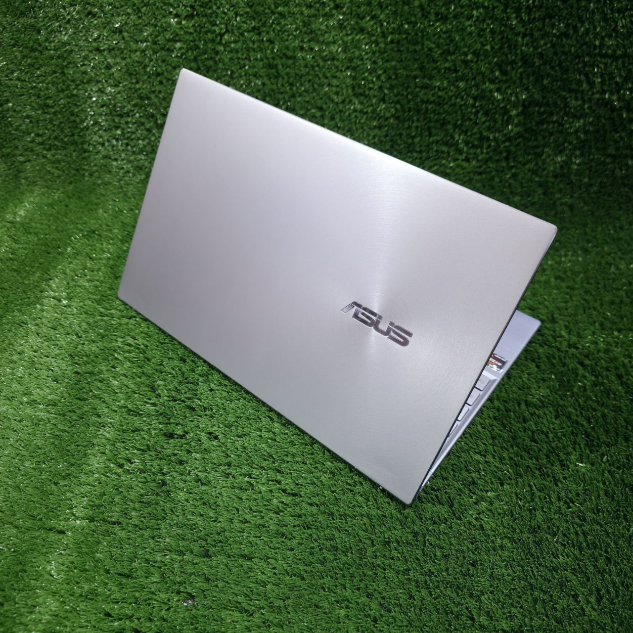 Asus zenbook R5 5500u ddr5 8gb 256gb Nvidia 2gb. 690