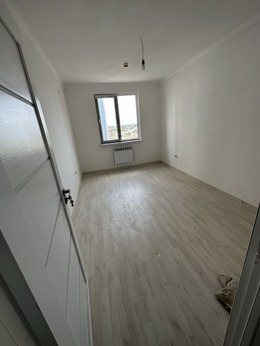 Srochno sotiladi Olmos Maxallasi 3 xona 72 kvadrat 55.000$