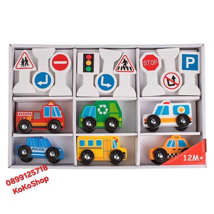 Дървени превозни средства,светофар и пътни знаци-15 части