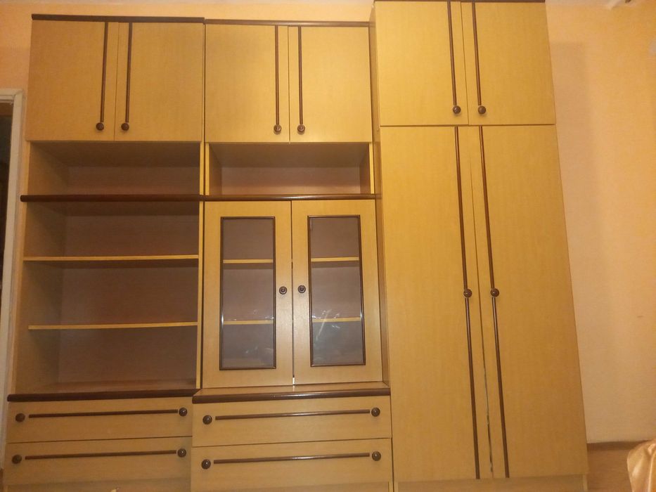 Модулна Секция с витрина