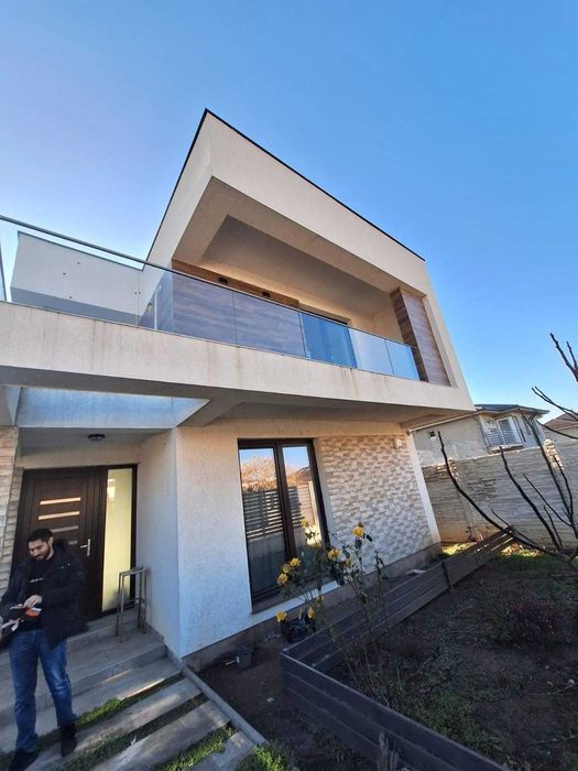 Balustrada de sticla cu profil de aluminiu