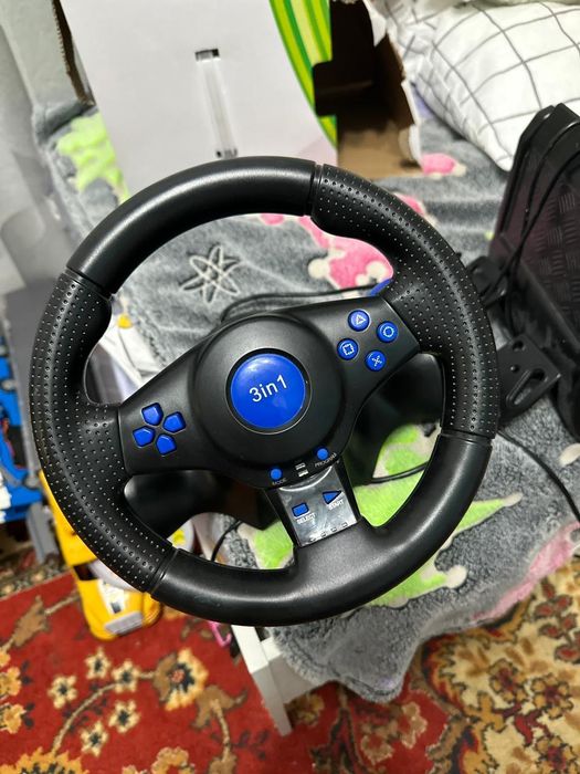 Игровой руль с педалями