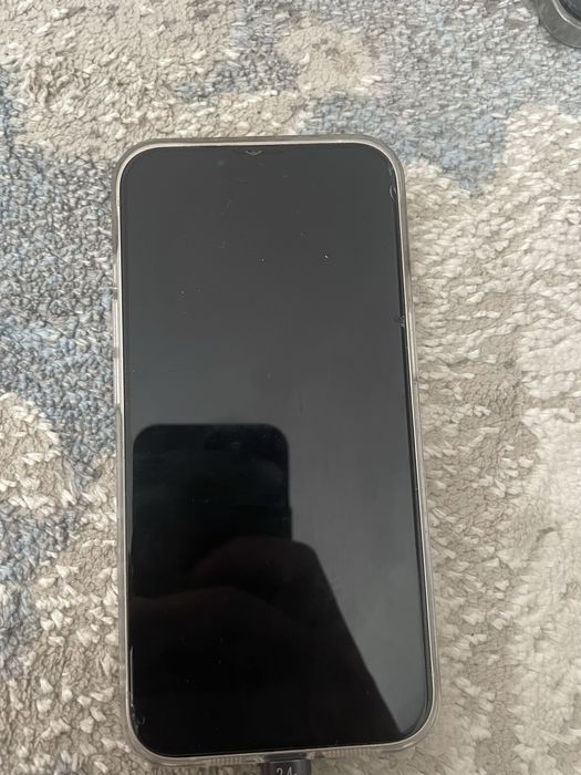 Продам Iphone 13