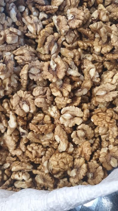 Miez de nuca de vanzare