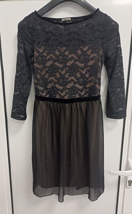 Рокля черна от дантела и шифон