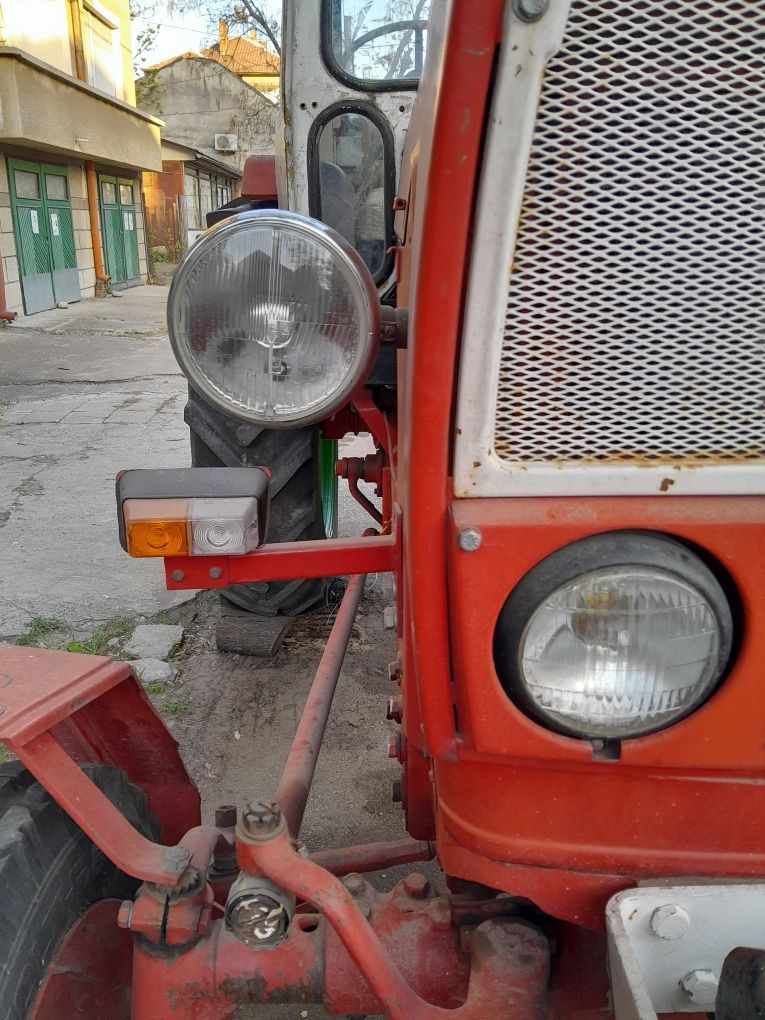 Юмз отлично запазено от вън и от вътре купилсъм нови габарити и мигачи