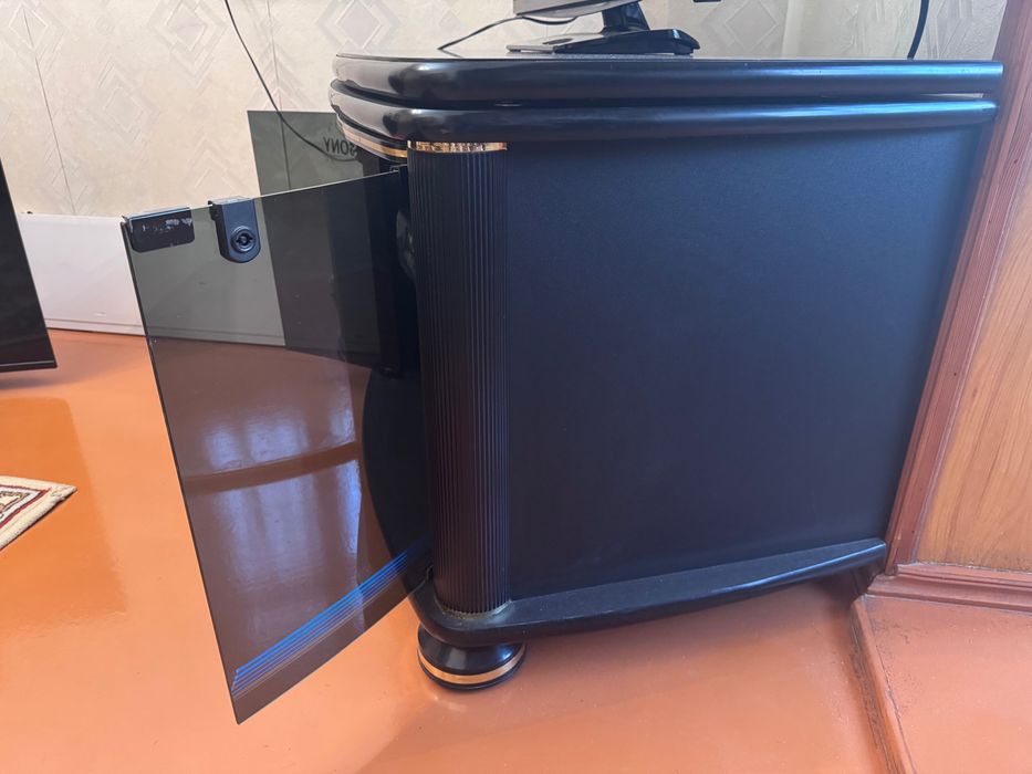 Тумба под телевизор