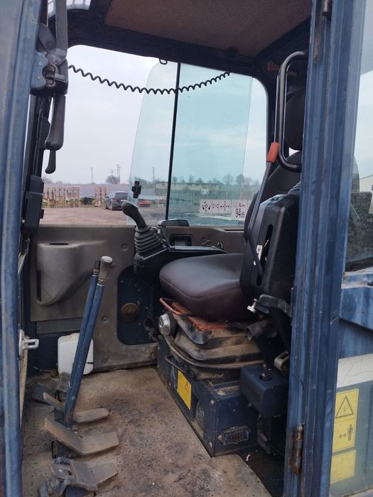 Багер Hanix H26C 3 тона