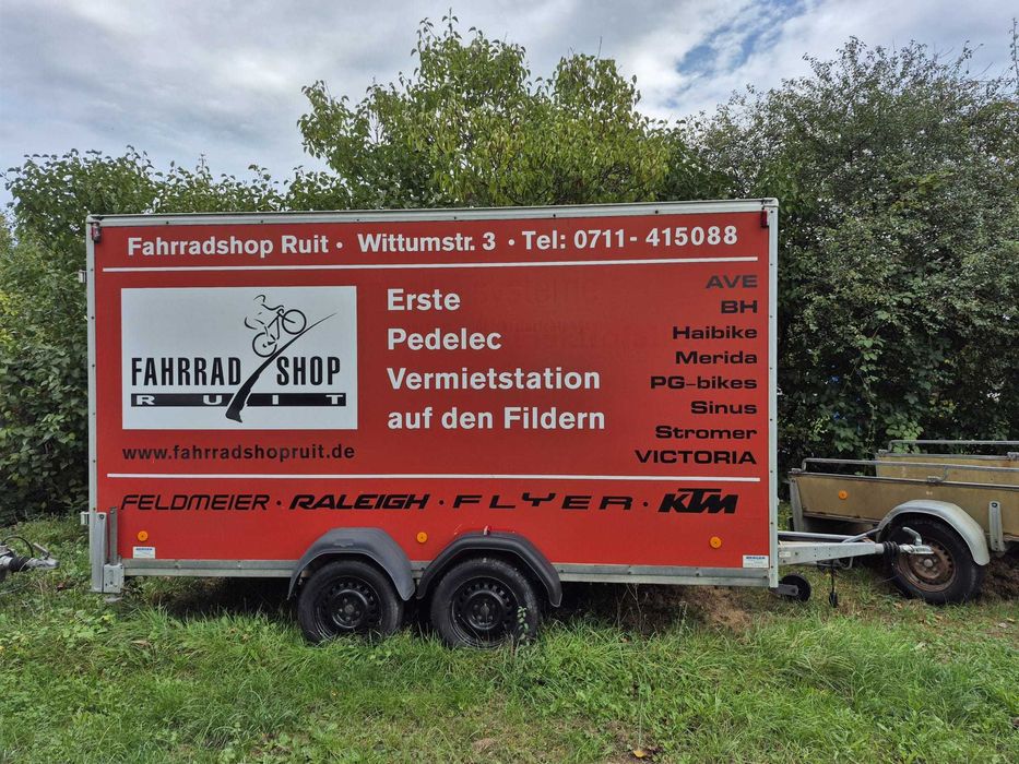 Remorcă Westfalia Box Închisă