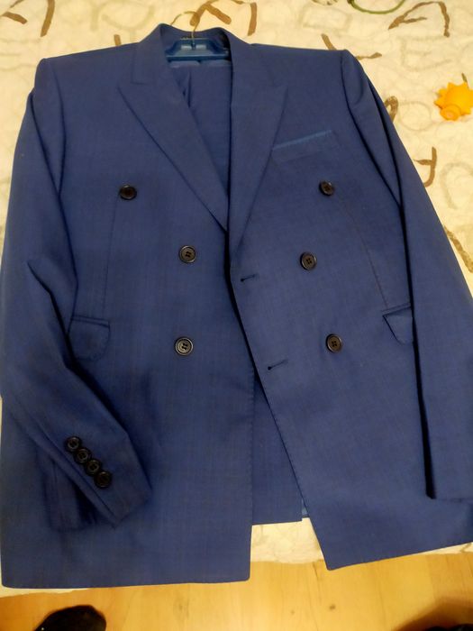 Продам костюм бручныи