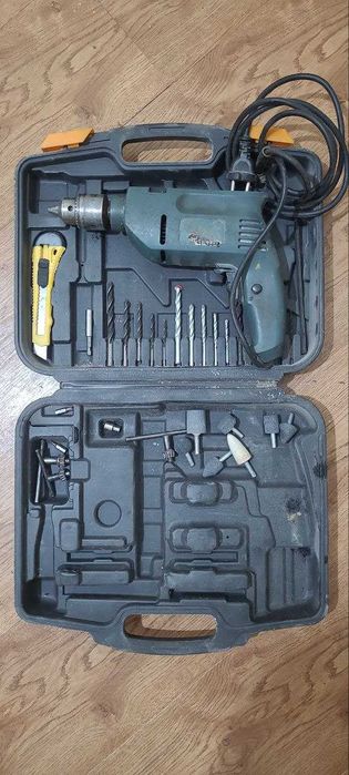 Дрель и сверла комплект