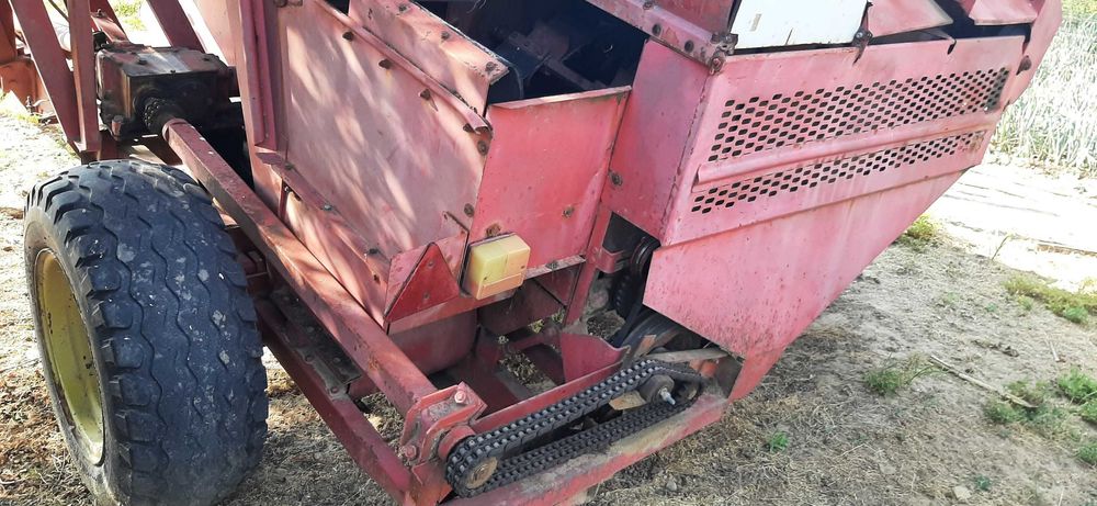 Culegatoare porumb ZMAJ 222