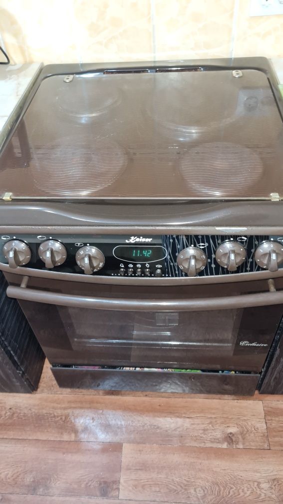 Продам электроплиту KAISER