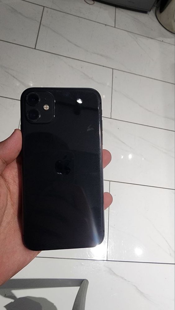 Обменяю на что нибудь Iphone 11 256/4