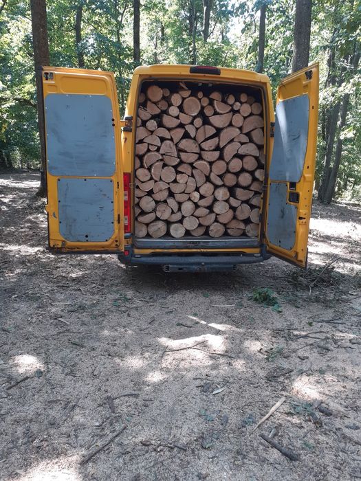 Aduc lemne pentru foc transport gratuit