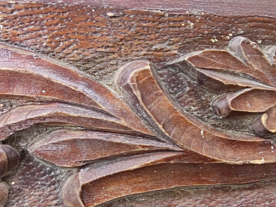 Panou lemn sculptat manual